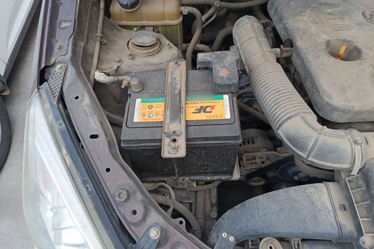 Used BAIC Weiwang M30 2017 1.5L M30S Standard DAM15DL Engine Bay Right