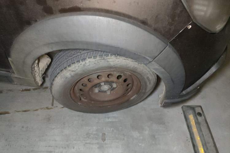 Used BAIC Weiwang M30 2017 1.5L M30S Standard DAM15DL Right Front Wheel Hub