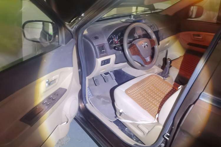 Used BAIC Weiwang M30 2017 1.5L M30S Standard DAM15DL Driver Seat