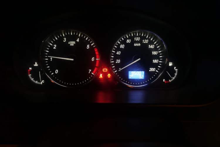 Used BAIC Weiwang M30 2017 1.5L M30S Standard DAM15DL Odometer Close Up