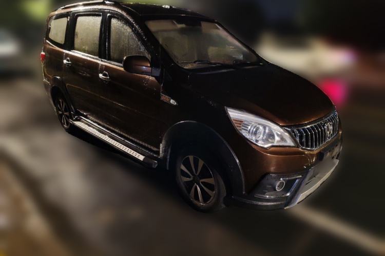 Used BAIC Weiwang M30 2017 1.5L M30PLUS Standard Type DAM15DL Front Right 45 Deg