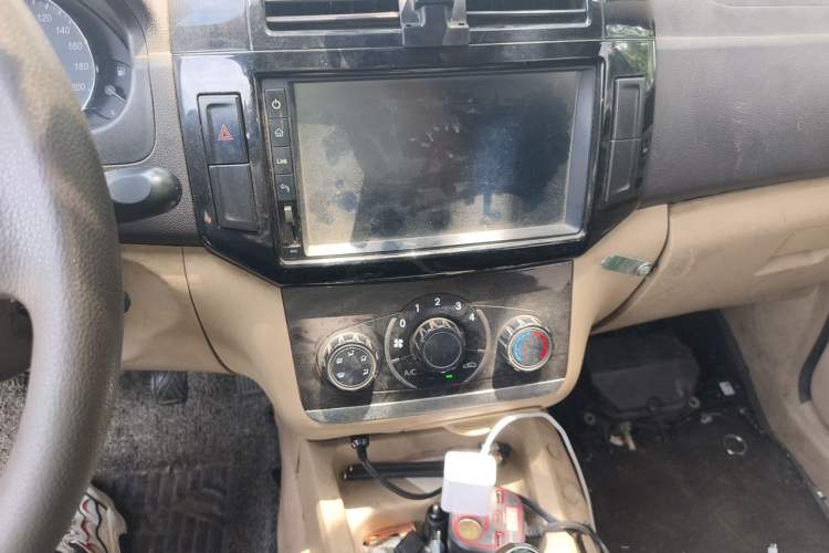 Used BAIC Weiwang M30 2017 1.5L M30S Standard DAM15DL Audio And AC Panel