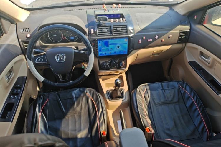 Used BAIC Weiwang M30 2017 1.5L M30S Standard DAM15DL Center Console