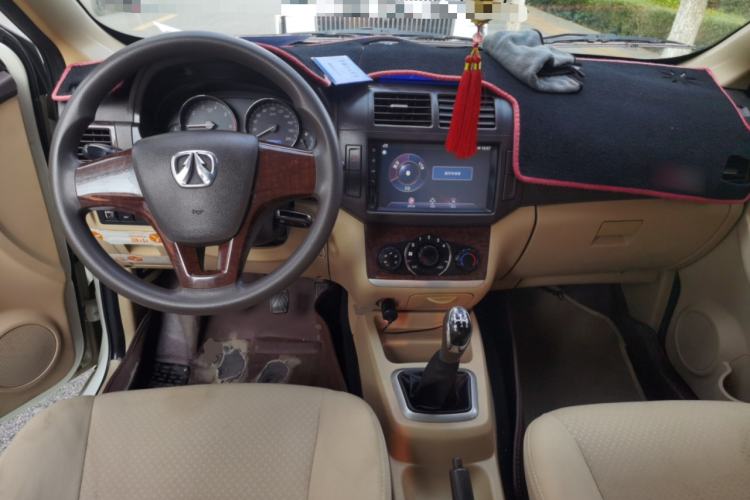 Used BAIC Weiwang M30 2017 1.5L M30S Standard DAM15DL Center Console
