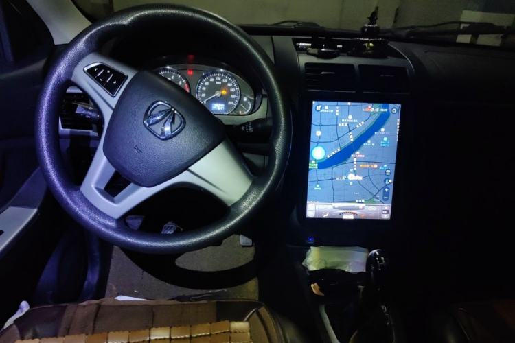 Used BAIC Weiwang M30 2017 1.5L M30PLUS Standard Type DAM15DL Center Console