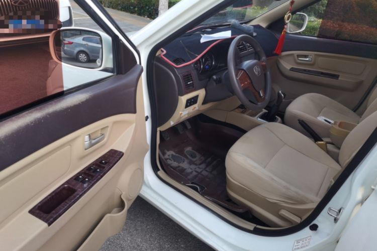Used BAIC Weiwang M30 2017 1.5L M30S Standard DAM15DL Driver Seat