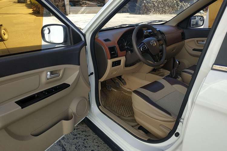 Used BAIC Weiwang M30 2017 1.5L M30S Standard DAM15DL Driver Seat