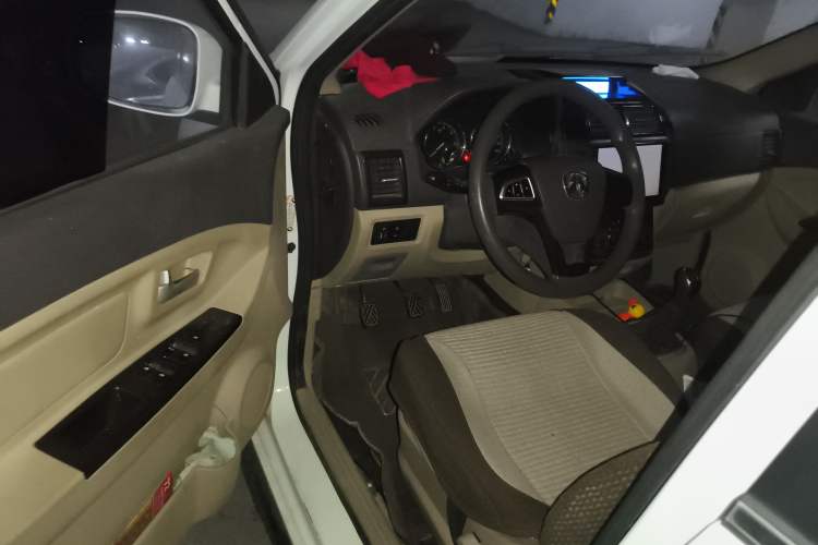 Used BAIC Weiwang M30 2017 1.5L M30S Standard DAM15DL Driver Seat