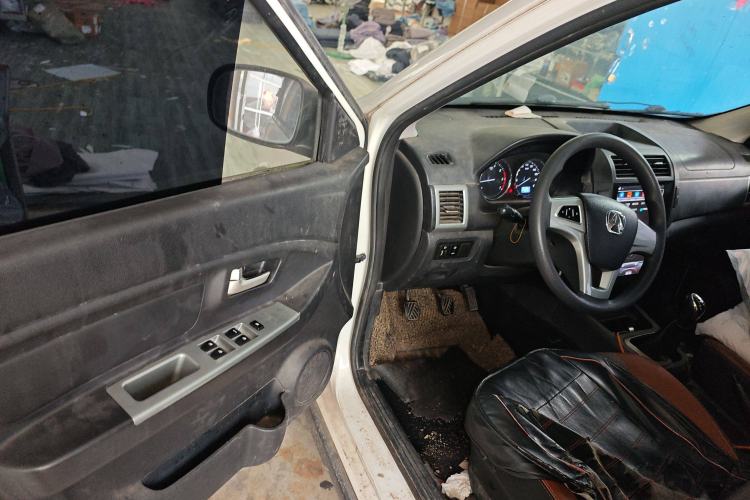 Used BAIC Weiwang M30 2017 1.5L M30PLUS Standard Type DAM15DL Driver Seat