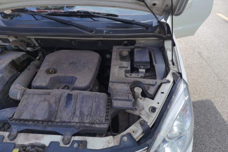 Used BAIC Weiwang M30 2017 1.5L M30S Standard DAM15DL Engine Bay Left