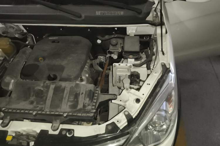 Used BAIC Weiwang M30 2017 1.5L M30S Standard DAM15DL Engine Bay Left