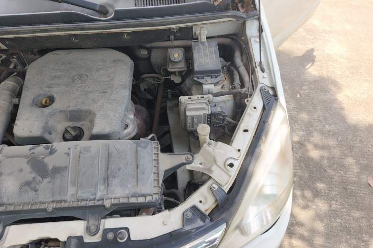 Used BAIC Weiwang M30 2017 1.5L M30S Standard DAM15DL Engine Bay Left