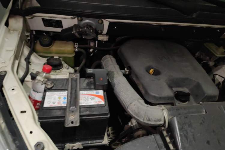 Used BAIC Weiwang M30 2017 1.5L M30PLUS Standard Type DAM15DL Engine Bay Right