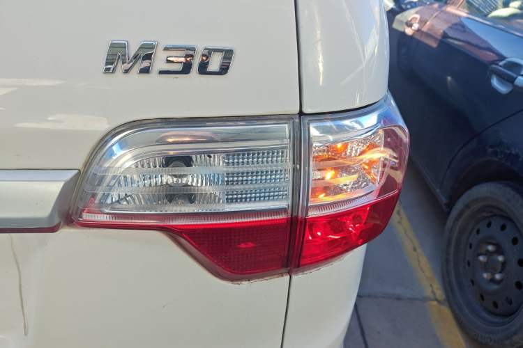 Used BAIC Weiwang M30 2017 1.5L M30S Standard DAM15DL Exterior 6