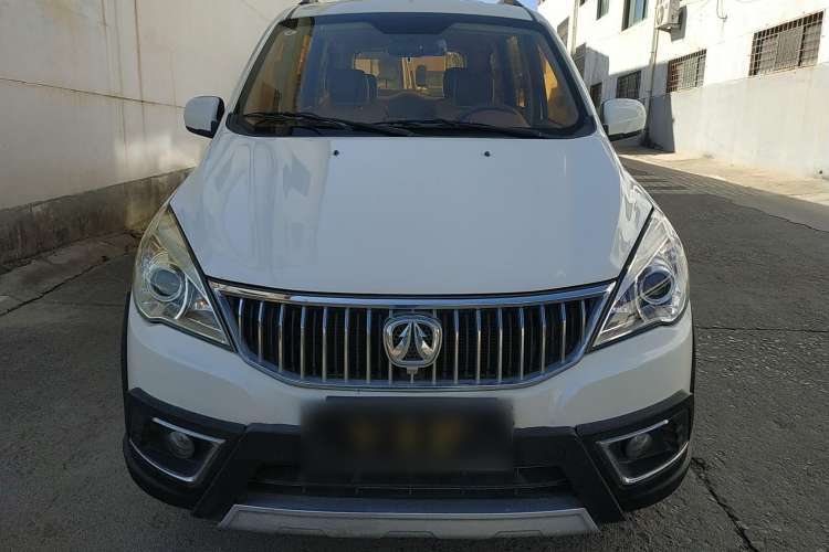 Used BAIC Weiwang M30 2017 1.5L M30S Standard DAM15DL Front