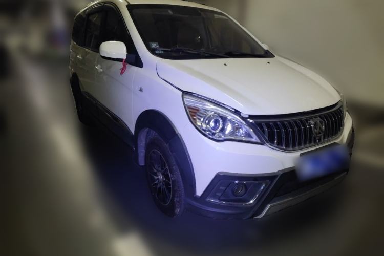 Used BAIC Weiwang M30 2017 1.5L M30PLUS Standard Type DAM15DL Front Right 45 Deg