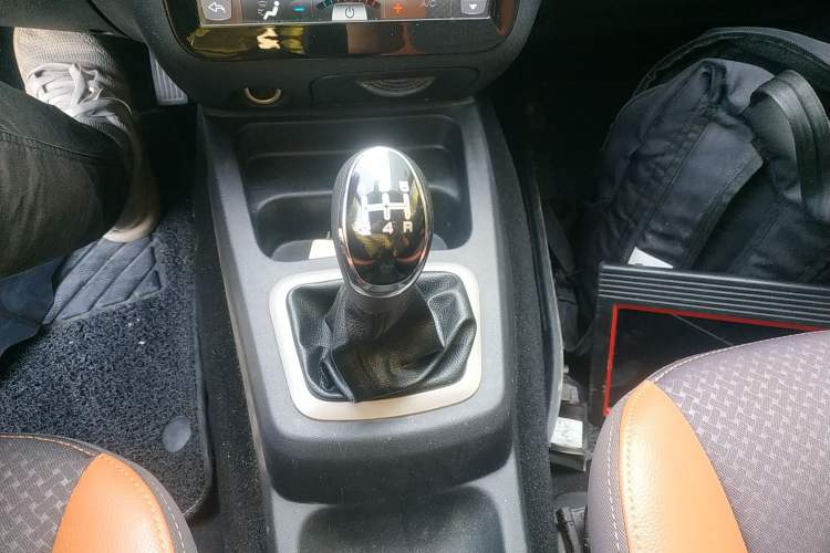 Used BAIC Weiwang M30 2017 1.5L M30PLUS Standard Type DAM15DL Gear Lever