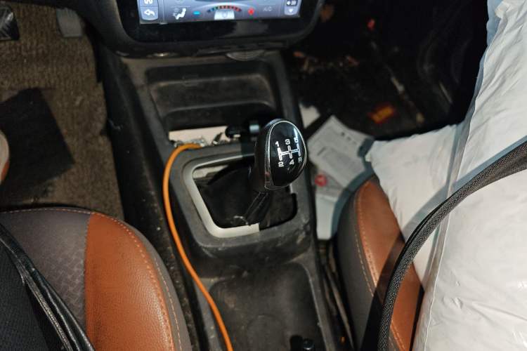 Used BAIC Weiwang M30 2017 1.5L M30PLUS Standard Type DAM15DL Gear Lever