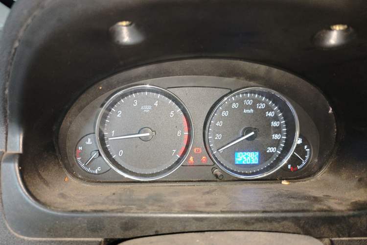Used BAIC Weiwang M30 2017 1.5L M30PLUS Standard Type DAM15DL Instrument Cluster