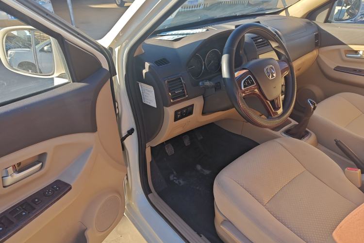 Used BAIC Weiwang M30 2017 1.5L M30S Standard DAM15DL Interior 3