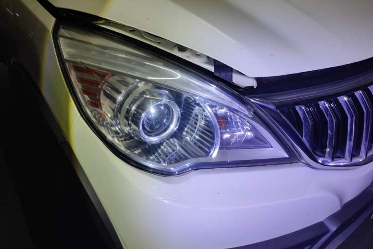 Used BAIC Weiwang M30 2017 1.5L M30PLUS Standard Type DAM15DL Right Front Headlight