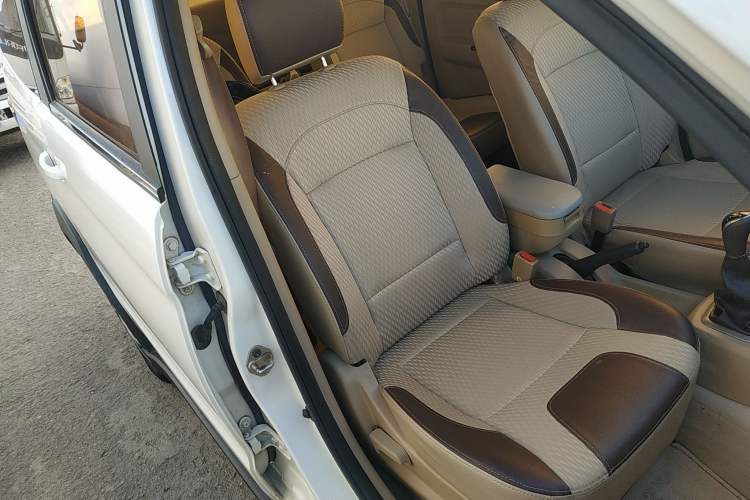 Used BAIC Weiwang M30 2017 1.5L M30S Standard DAM15DL Right Front Seat