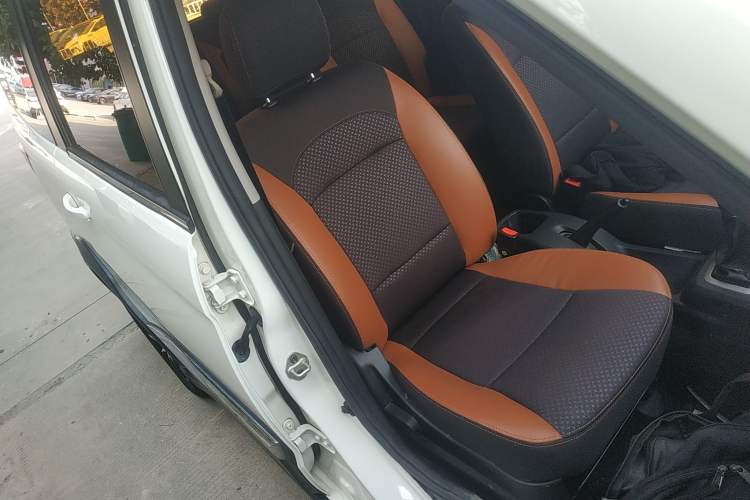 Used BAIC Weiwang M30 2017 1.5L M30PLUS Standard Type DAM15DL Right Front Seat