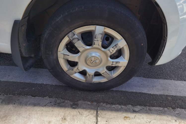 Used BAIC Weiwang M30 2017 1.5L M30S Standard DAM15DL Right Front Wheel Hub