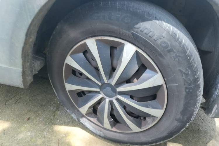 Used BAIC Weiwang M30 2017 1.5L M30S Standard DAM15DL Right Front Wheel Hub