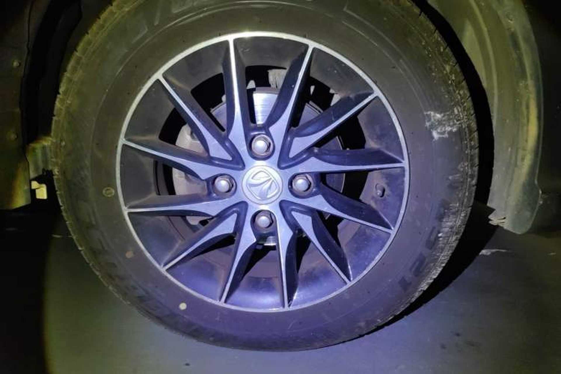 Used BAIC Weiwang M30 2017 1.5L M30PLUS Standard Type DAM15DL Right Front Wheel Hub