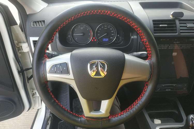 Used BAIC Weiwang M30 2017 1.5L M30PLUS Standard Type DAM15DL Steering Wheel