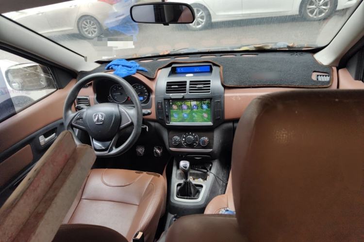 Used BAIC Weiwang M35 2016 1.5L Standard DAM15 Center Console