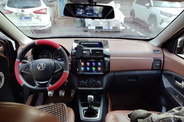 Used BAIC Weiwang M35 2016 1.5L Standard DAM15 Center Console