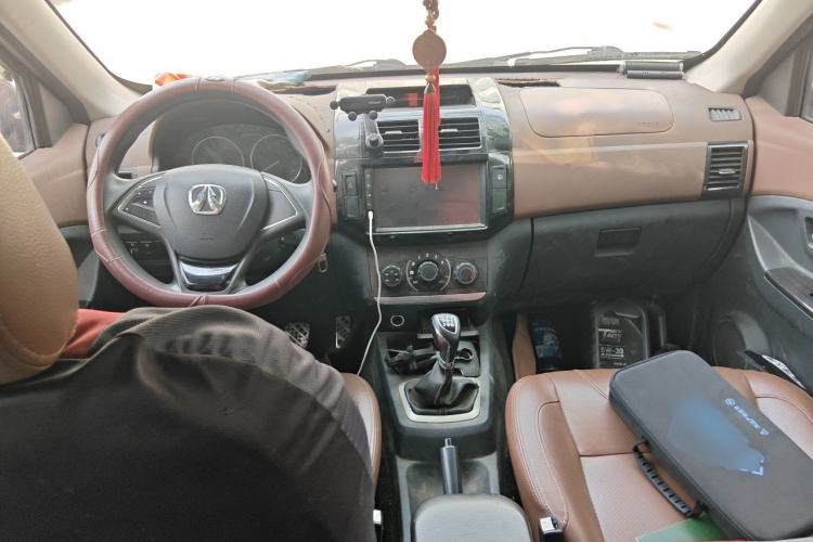 Used BAIC Weiwang M35 2016 1.5L Comfort DAM15 Center Console