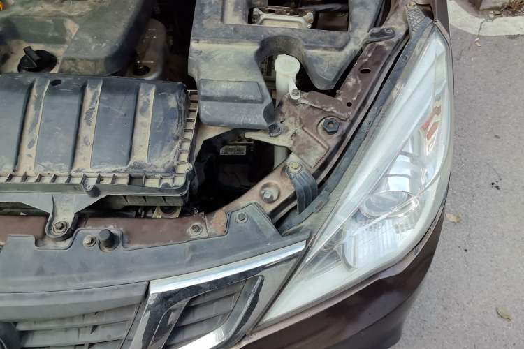 Used BAIC Weiwang M35 2016 1.5L Standard DAM15 Engine Bay Left