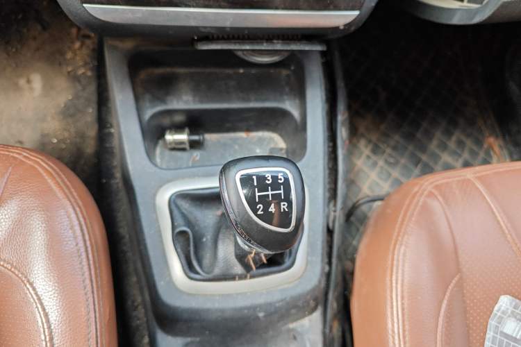 Used BAIC Weiwang M35 2016 1.5L Comfort DAM15 Gear Lever