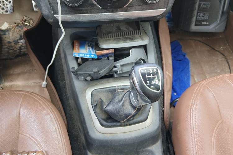 Used BAIC Weiwang M35 2016 1.5L Comfort DAM15 Gear Lever