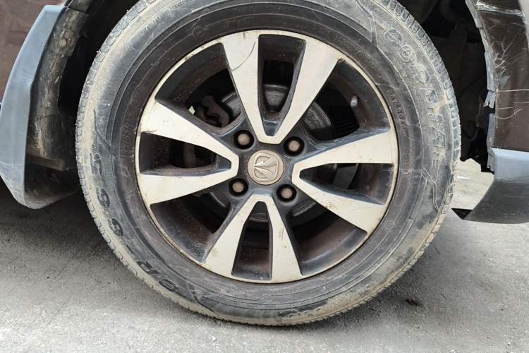 Used BAIC Weiwang M35 2016 1.5L Standard DAM15 Right Front Wheel Hub
