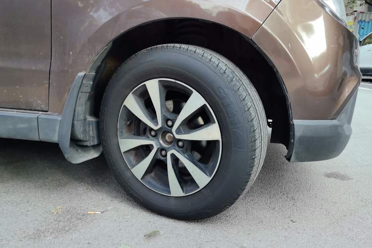 Used BAIC Weiwang M35 2016 1.5L Standard DAM15 Right Front Wheel Hub