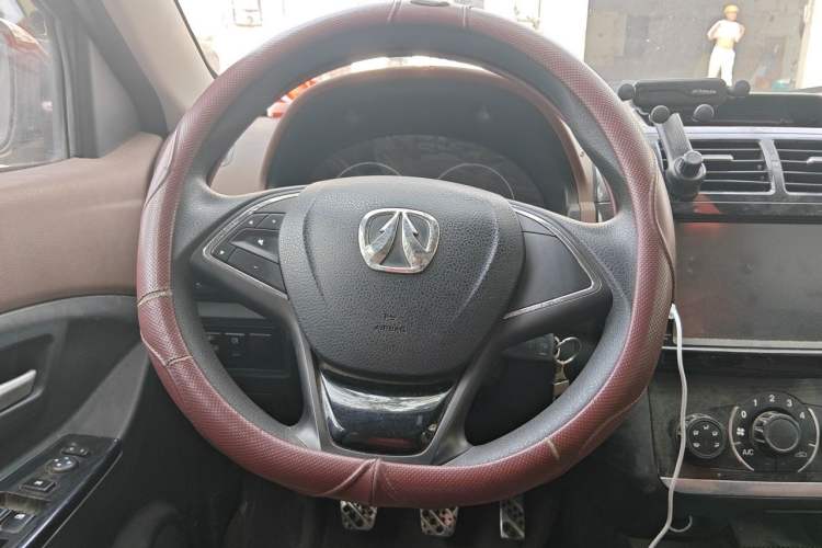 Used BAIC Weiwang M35 2016 1.5L Comfort DAM15 Steering Wheel