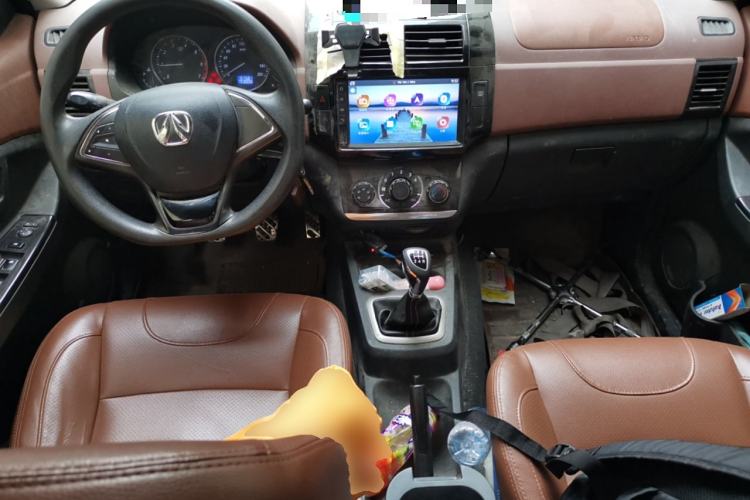 Used BAIC Weiwang M35 2016 1.5L Comfort DAM15 Center Console
