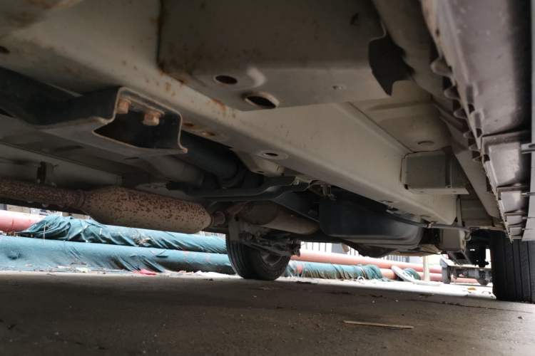 Used BAIC Weiwang M35 2016 1.5L Comfort DAM15 Chassis Front Left