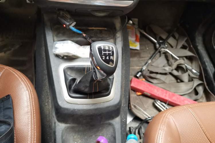 Used BAIC Weiwang M35 2016 1.5L Comfort DAM15 Gear Lever