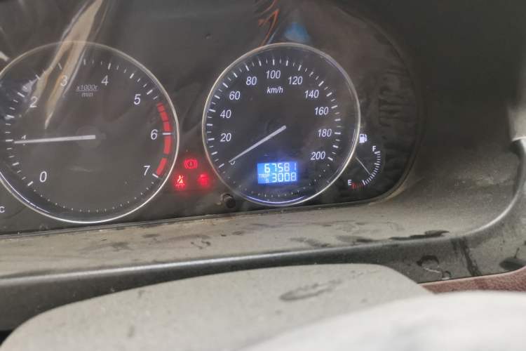 Used BAIC Weiwang M35 2016 1.5L Comfort DAM15 Odometer Close Up
