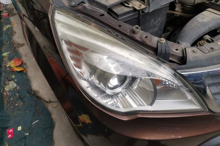 Used BAIC Weiwang M35 2016 1.5L Comfort DAM15 Right Front Headlight