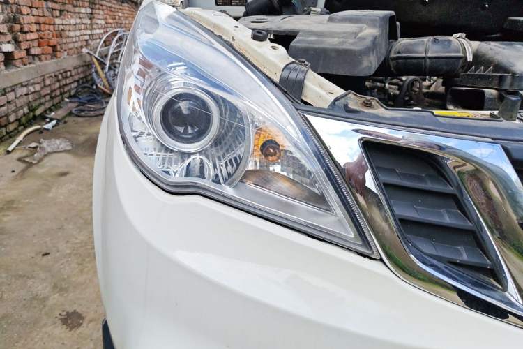 Used BAIC Weiwang M35 2016 1.5L Comfort DAM15 Right Front Headlight