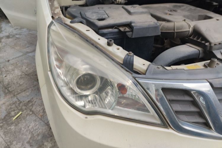 Used BAIC Weiwang M35 2016 1.5L Comfort DAM15 Right Front Headlight