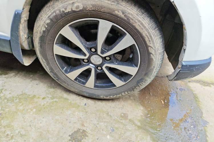 Used BAIC Weiwang M35 2016 1.5L Comfort DAM15 Right Front Wheel Hub
