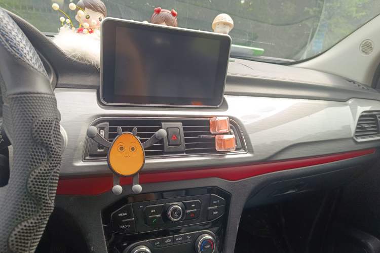 Used BAIC Weiwang M50F 2017 1.3T Comfort Edition Audio And AC Panel