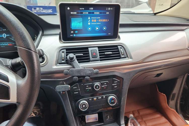 Used BAIC Weiwang M50F 2017 1.5L Comfort Edition Audio And AC Panel